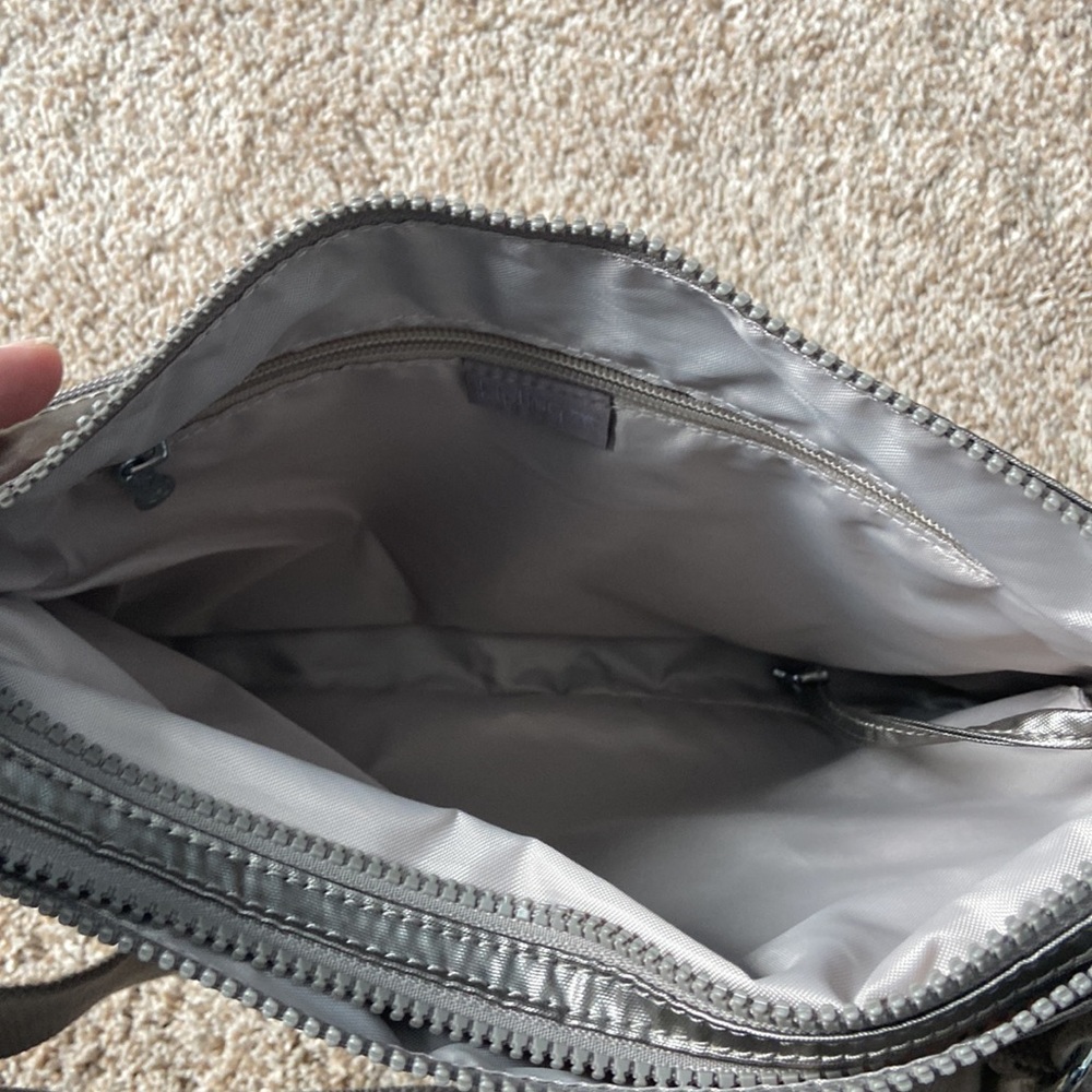 Kipling cross body bag silver/metallic like new - Picture 7 of 9